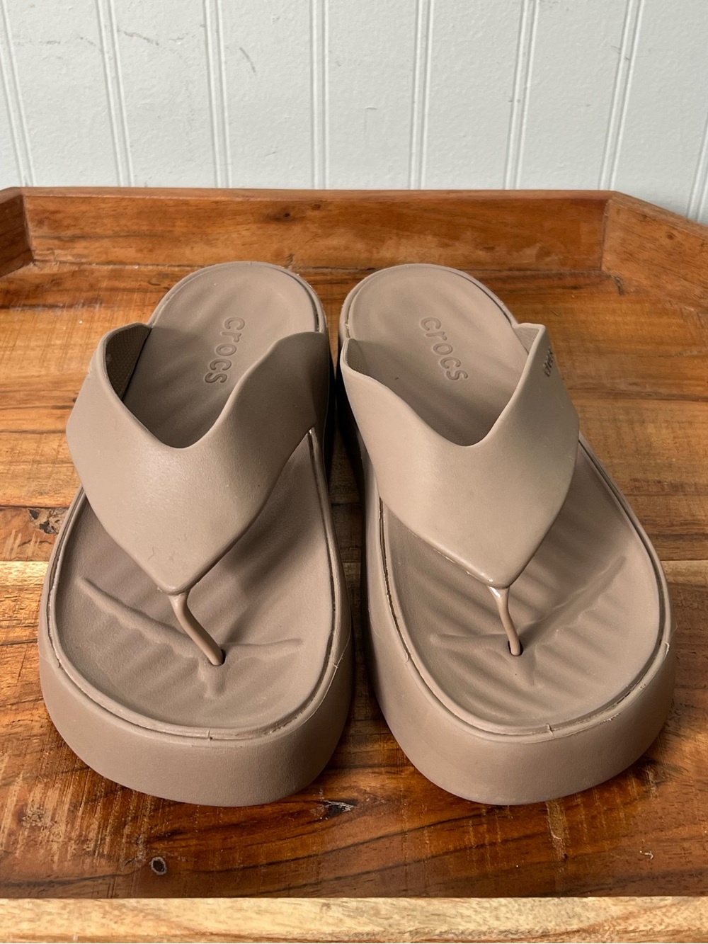 Crocs Latte Getaway Platform Flip Flop Sandals Women 8